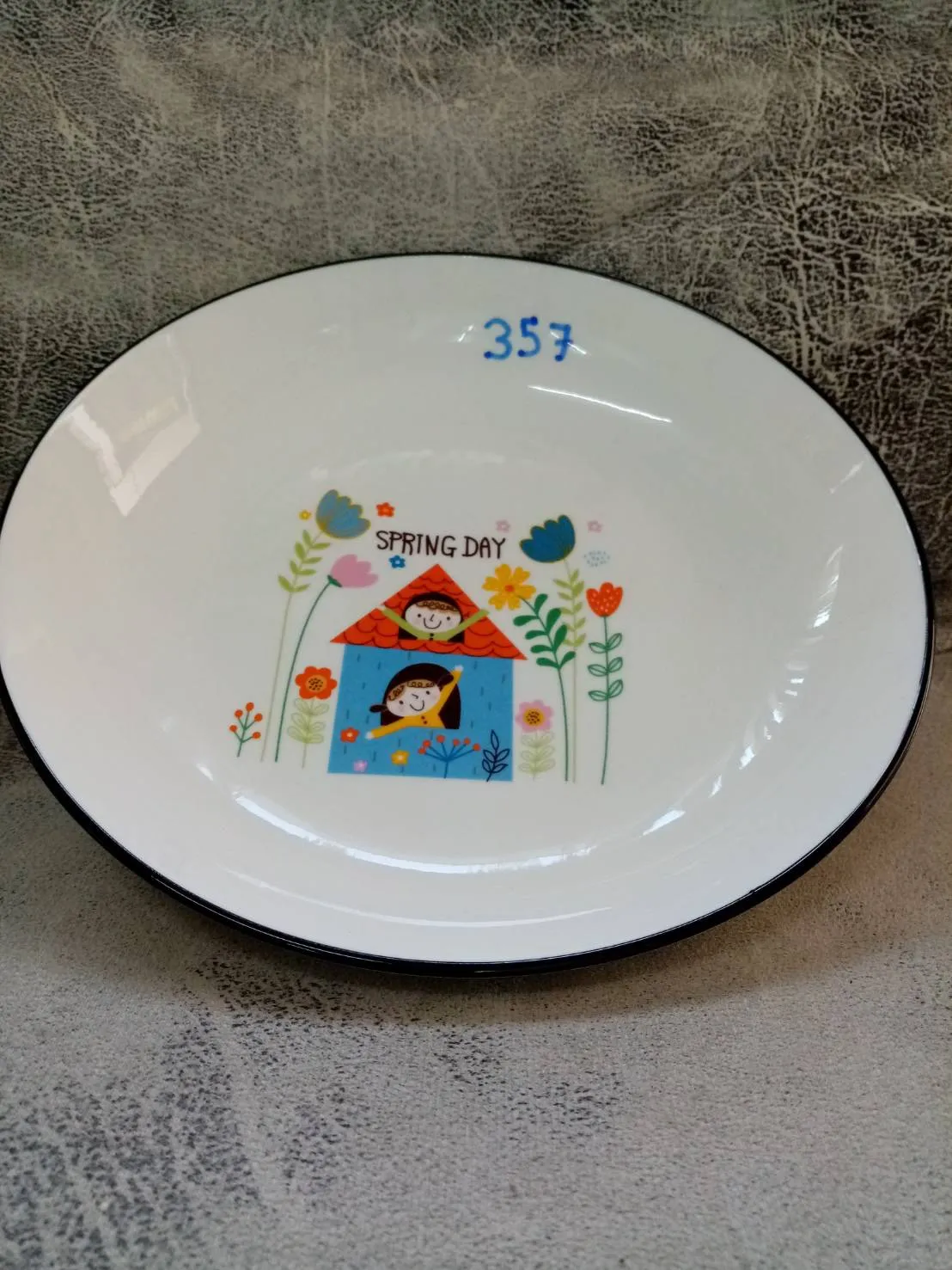จานบัว กระเบื้อง 8 นิ้ว ลายบ้าน  มีขอบ (1*60) **ขายยกลัง 1000 บาท**