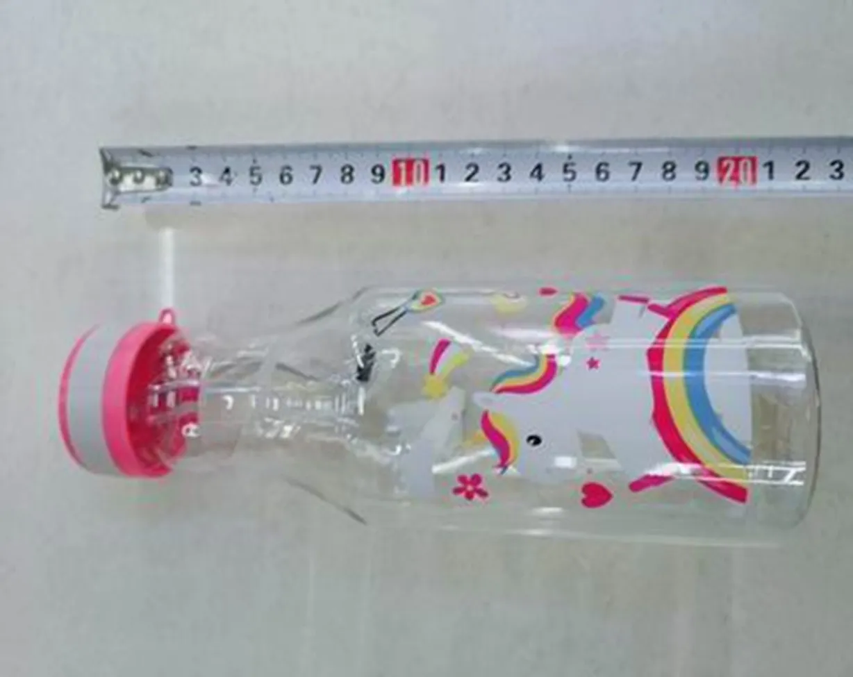ขวดน้ำพลาสติก 500ml ฝาเกลียวเทามีที่ห้อย 