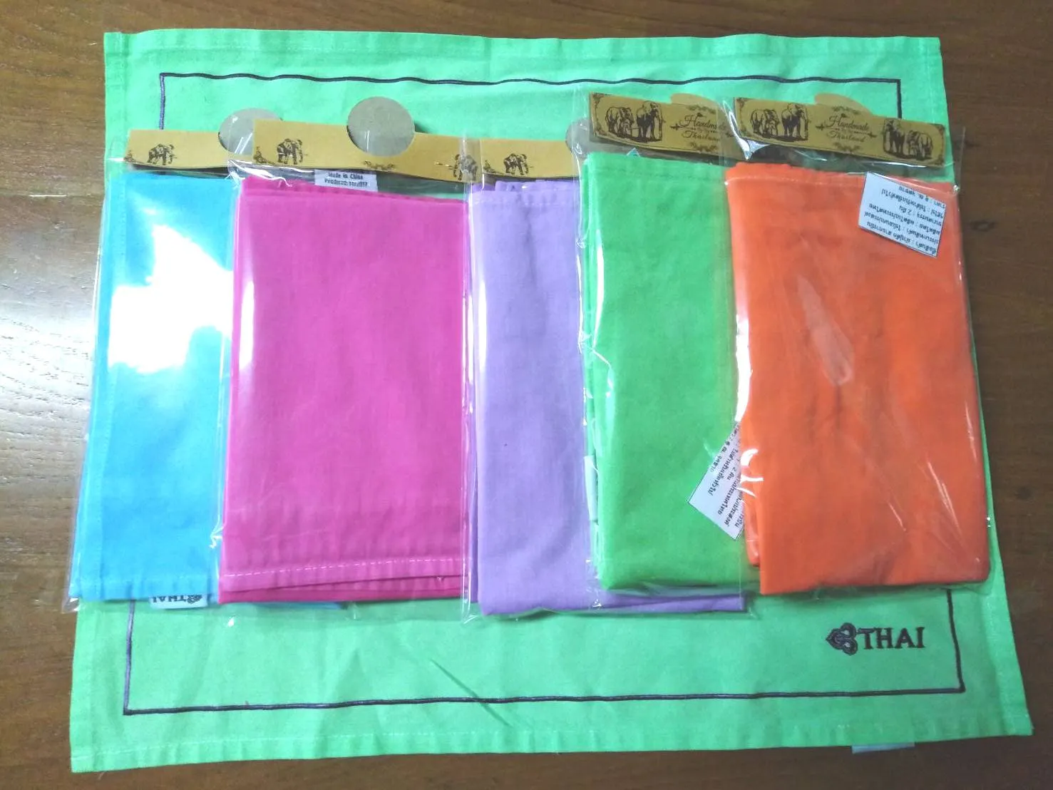 ผ้าปูตักคละสี สายการบิน 1x2 19x15cm.1*12