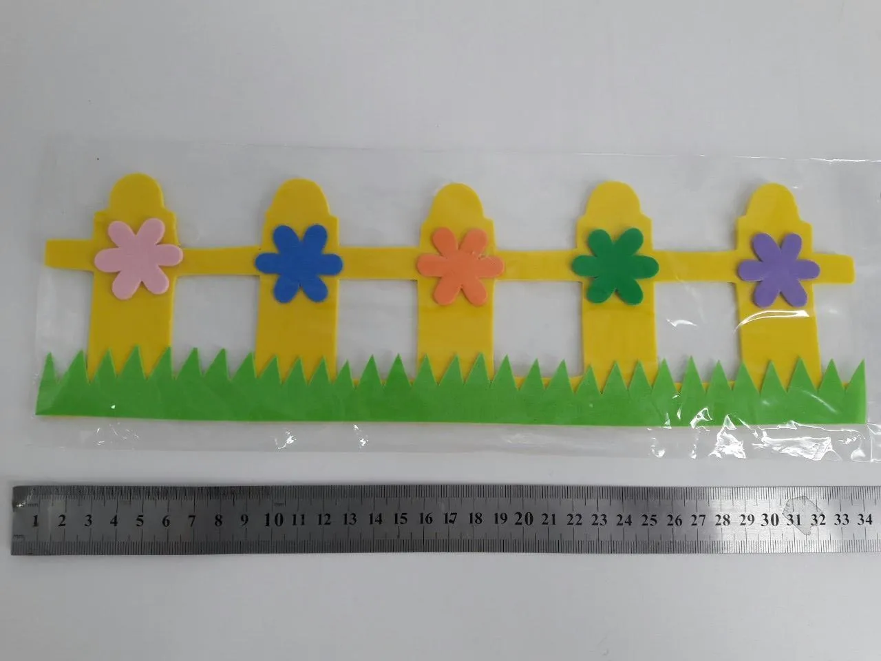 โฟมยาง ติดขอบบอร์ด รูปรั้วเล็ก  10x33cm คละสี 1*12