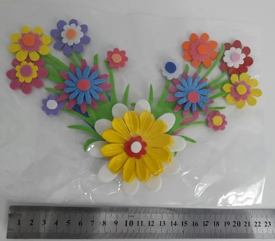 โฟมยาง ติดมุมเหลี่ยม ดอกมุม หลากสี เป็นชั้น 18x19cm 1*12