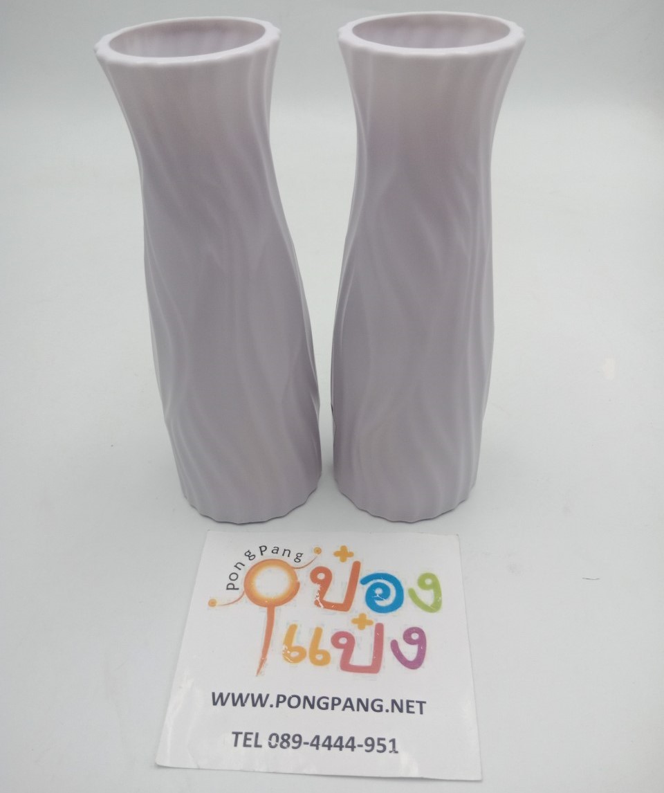 แจกันพลาสติก ทรงกลมเว้าปากบาน ลายเส้น 