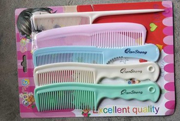 หวีชุด 1x5  พิมพ์ลาย คละสี 1*240 P8756  P7637  T14419